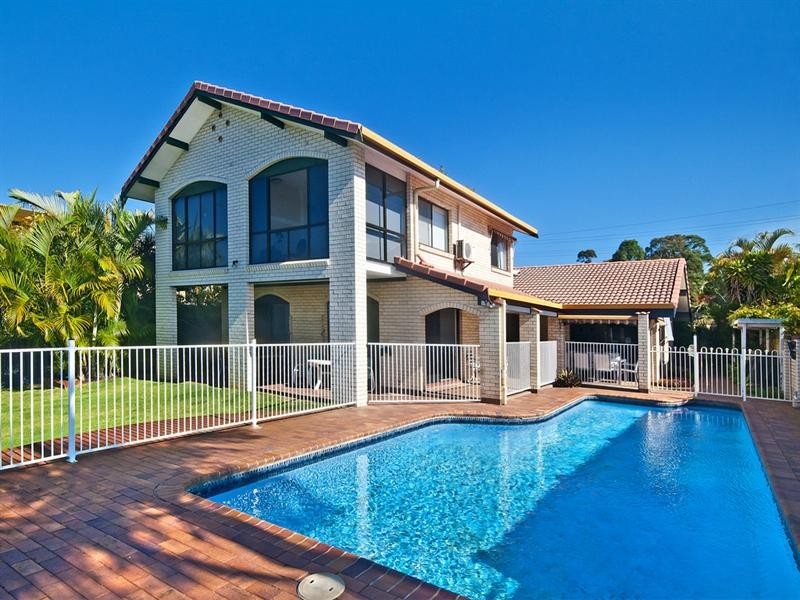 166 Mallawa Drive, Palm Beach QLD 4221