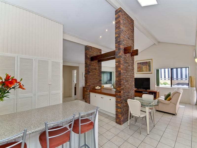 166 Mallawa Drive, Palm Beach QLD 4221