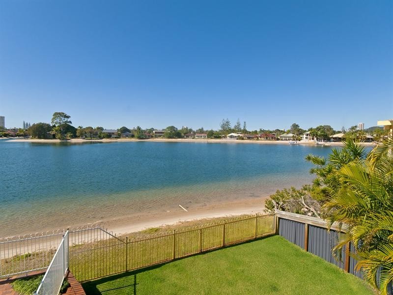 166 Mallawa Drive, Palm Beach QLD 4221