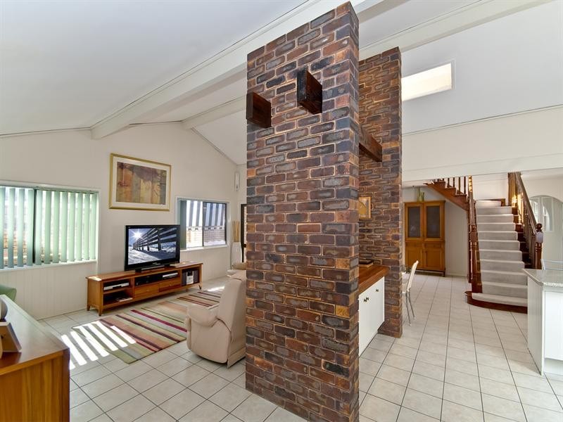 166 Mallawa Drive, Palm Beach QLD 4221