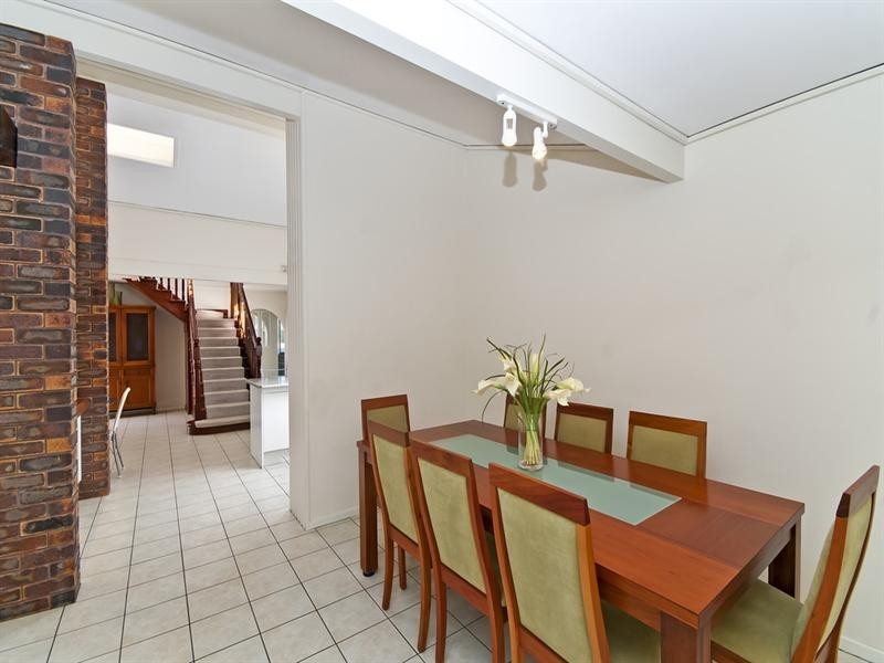 166 Mallawa Drive, Palm Beach QLD 4221