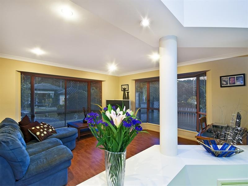 25 Forest Drive, Elanora QLD 4221
