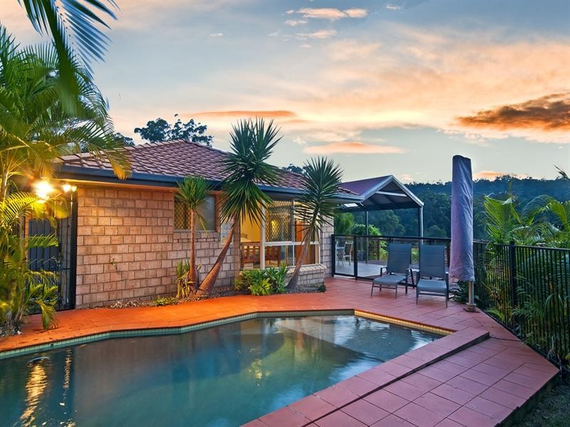 25 Forest Drive, Elanora QLD 4221