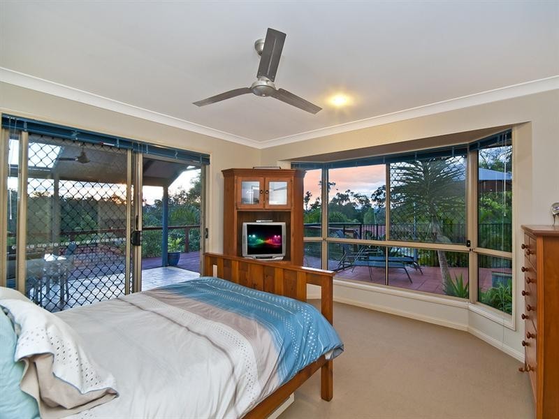 25 Forest Drive, Elanora QLD 4221