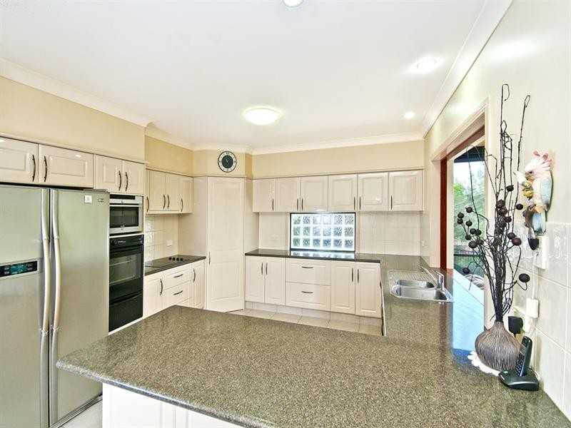 3 Nyoka Court, Elanora QLD 4221