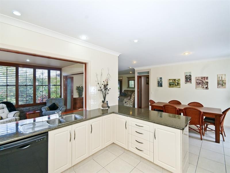 3 Nyoka Court, Elanora QLD 4221