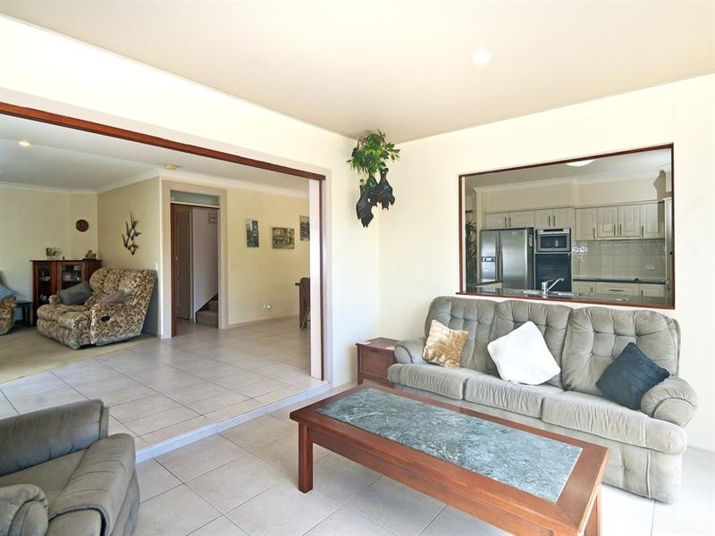 3 Nyoka Court, Elanora QLD 4221