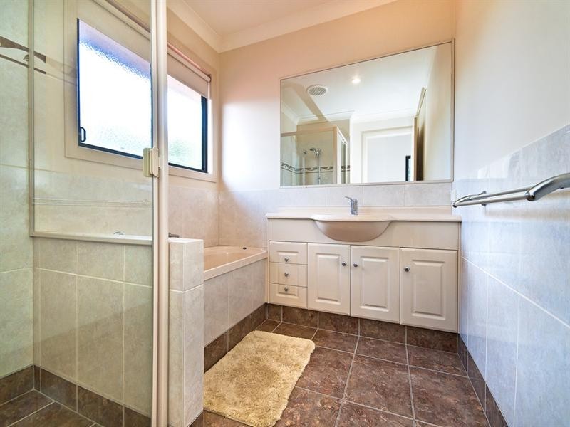 3 Nyoka Court, Elanora QLD 4221