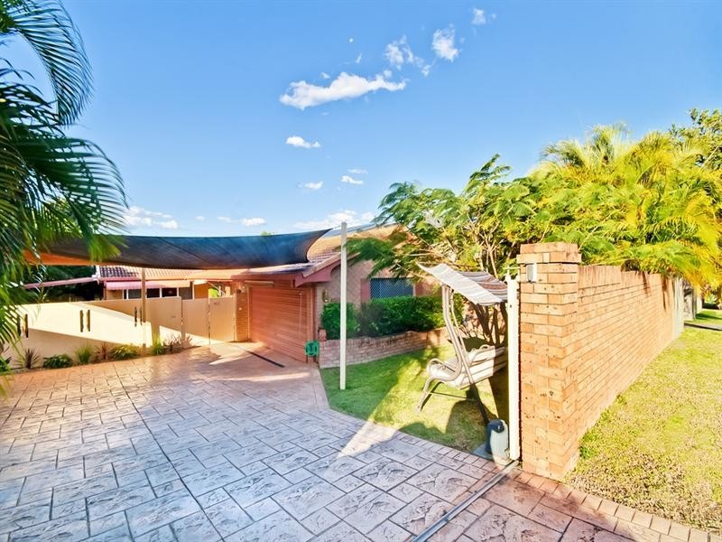 10 Oakwood Terrace, Palm Beach QLD 4221