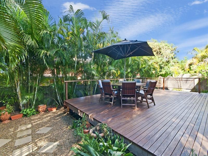 10 Oakwood Terrace, Palm Beach QLD 4221