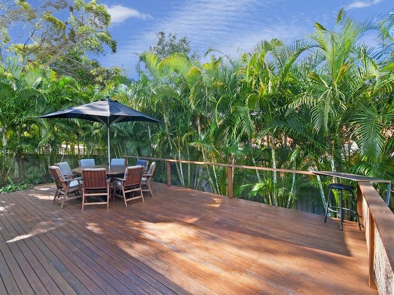 10 Oakwood Terrace, Palm Beach QLD 4221