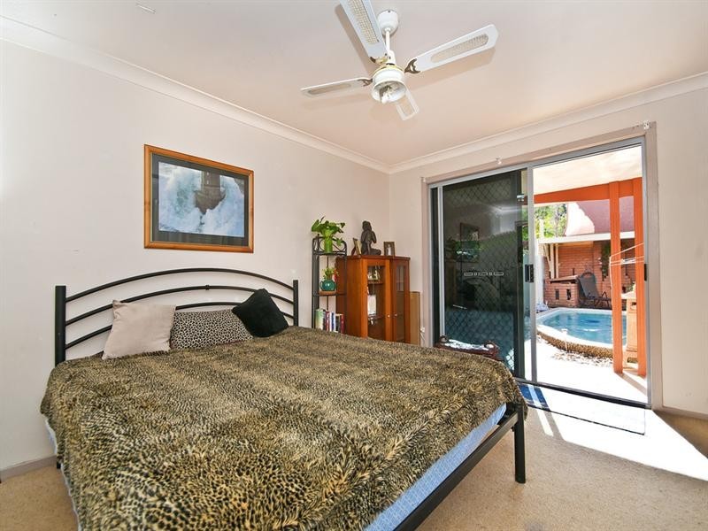 10 Oakwood Terrace, Palm Beach QLD 4221