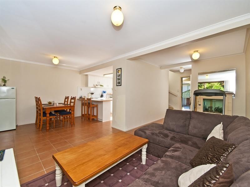 8/67 Mitchell Avenue, Currumbin QLD 4223