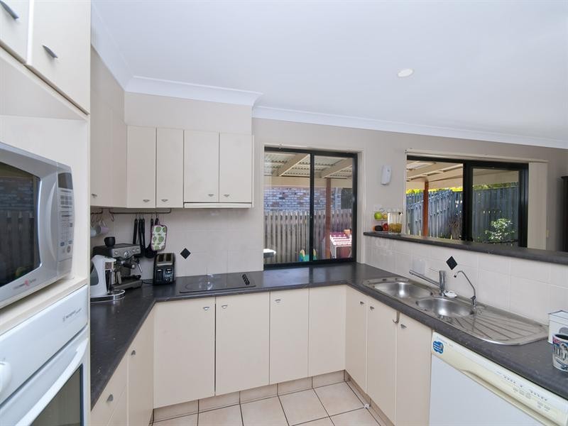 36 Tussock Crescent, Elanora QLD 4221