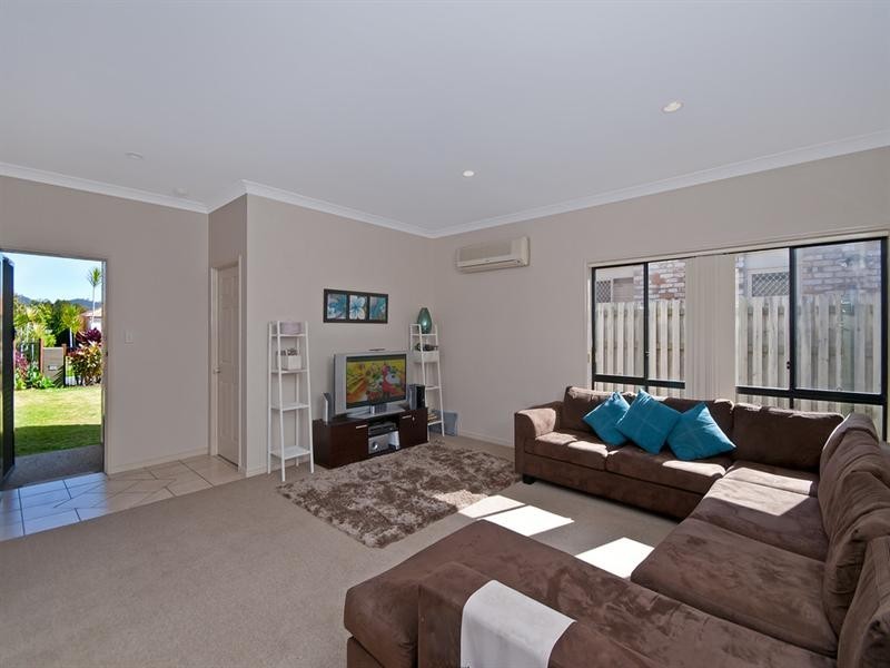 36 Tussock Crescent, Elanora QLD 4221