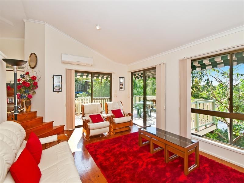 8 Jarrahdale Drive, Elanora QLD 4221