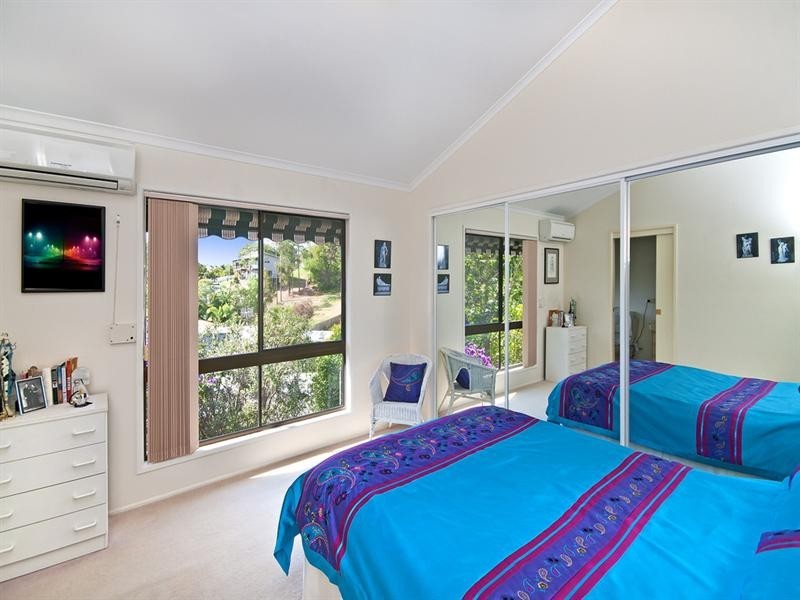 8 Jarrahdale Drive, Elanora QLD 4221