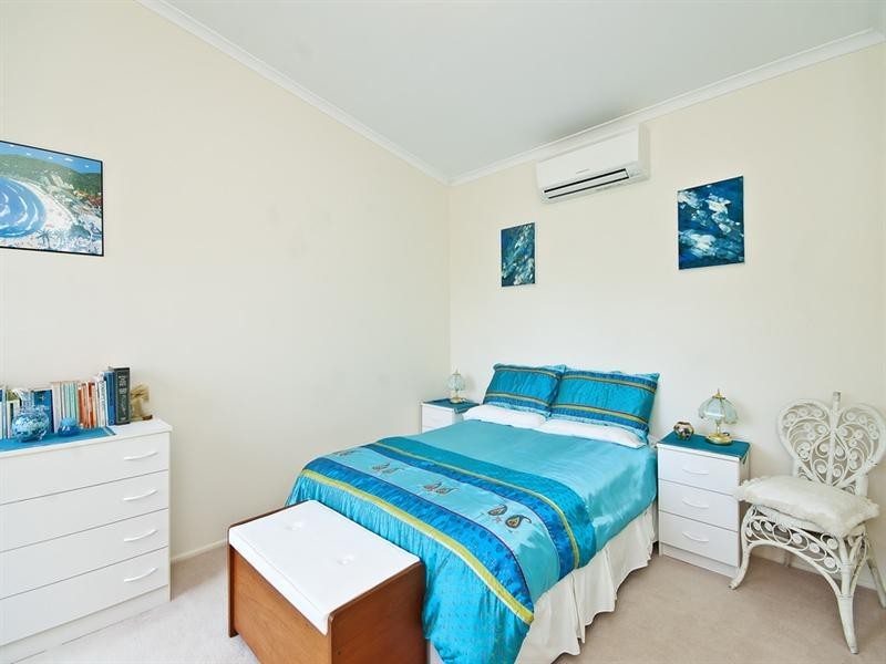 8 Jarrahdale Drive, Elanora QLD 4221