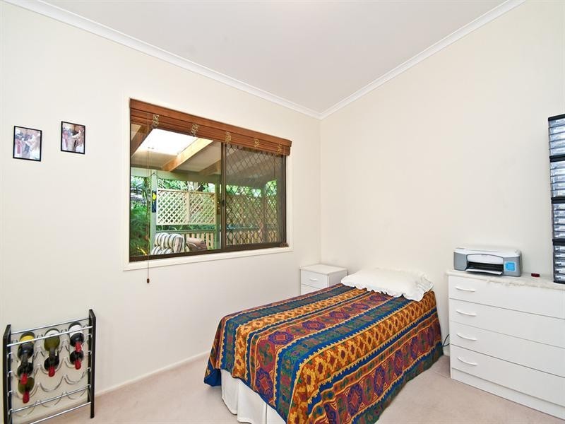 8 Jarrahdale Drive, Elanora QLD 4221