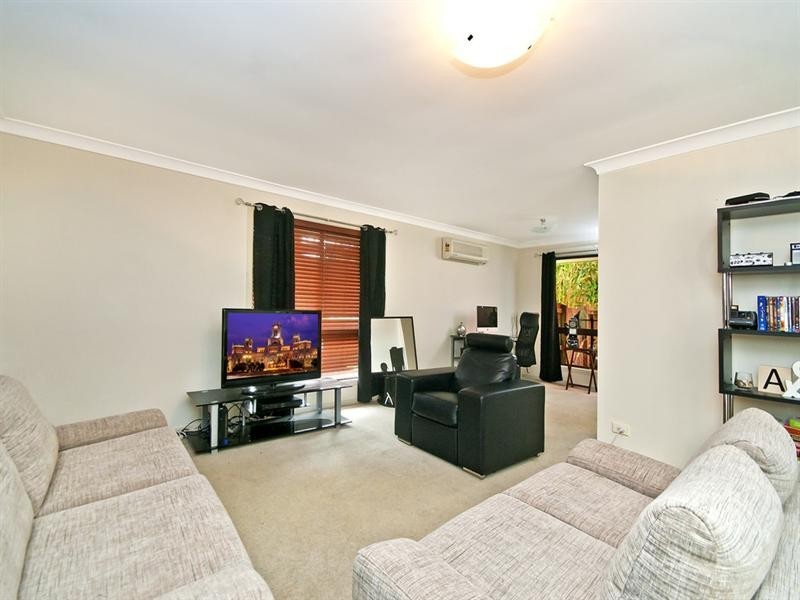 13 Wickepin Court, Elanora QLD 4221