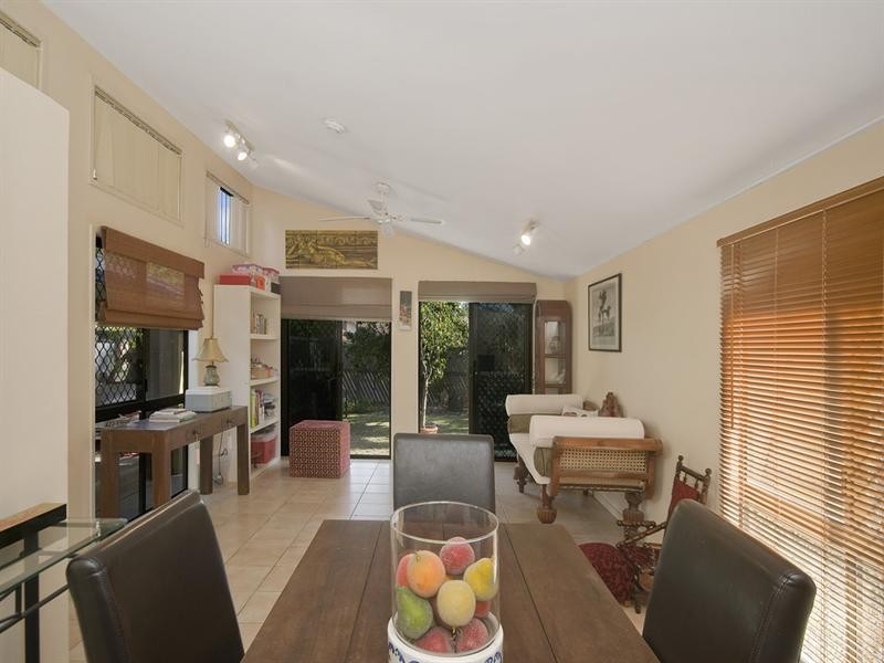 22 Carolina Close, Elanora QLD 4221