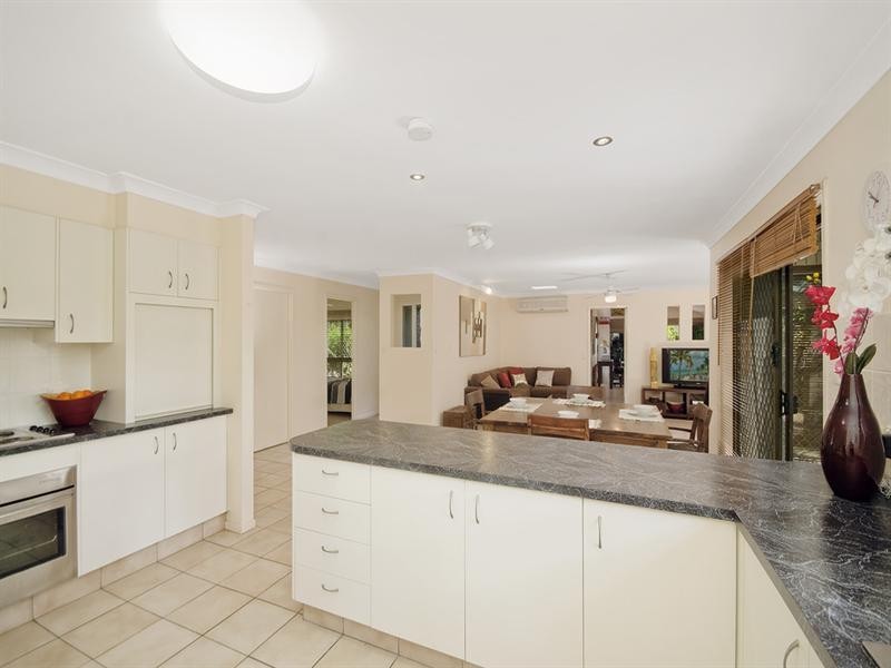 22 Carolina Close, Elanora QLD 4221