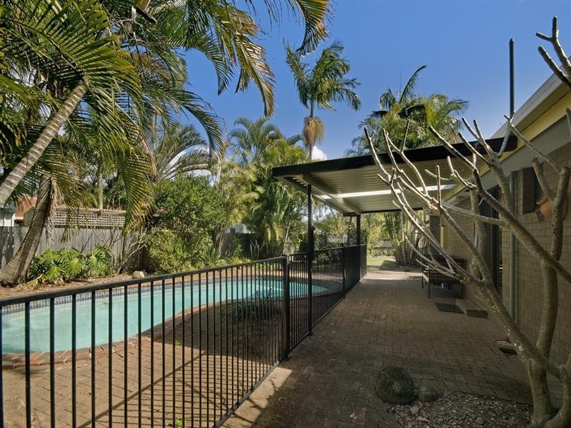 22 Carolina Close, Elanora QLD 4221