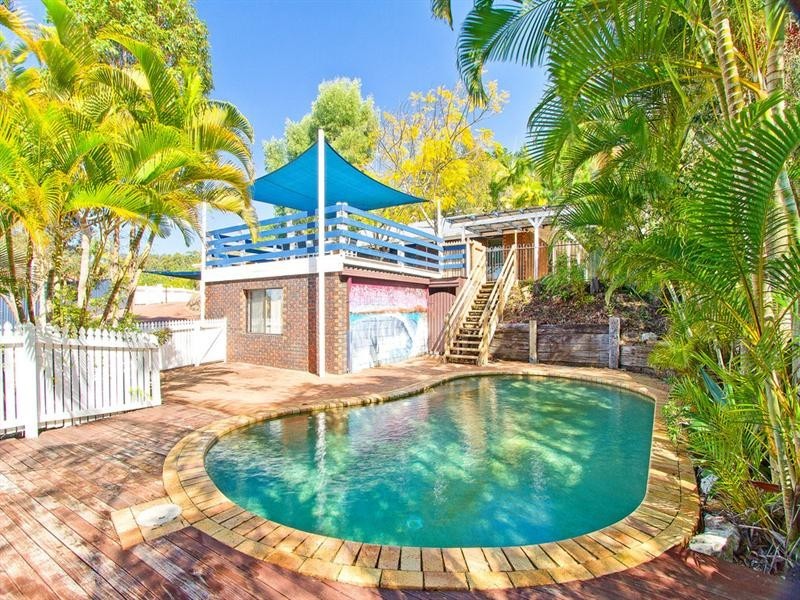 7 Pinecone Court, Elanora QLD 4221