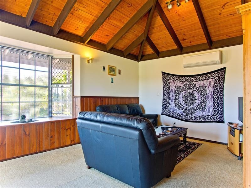 7 Pinecone Court, Elanora QLD 4221