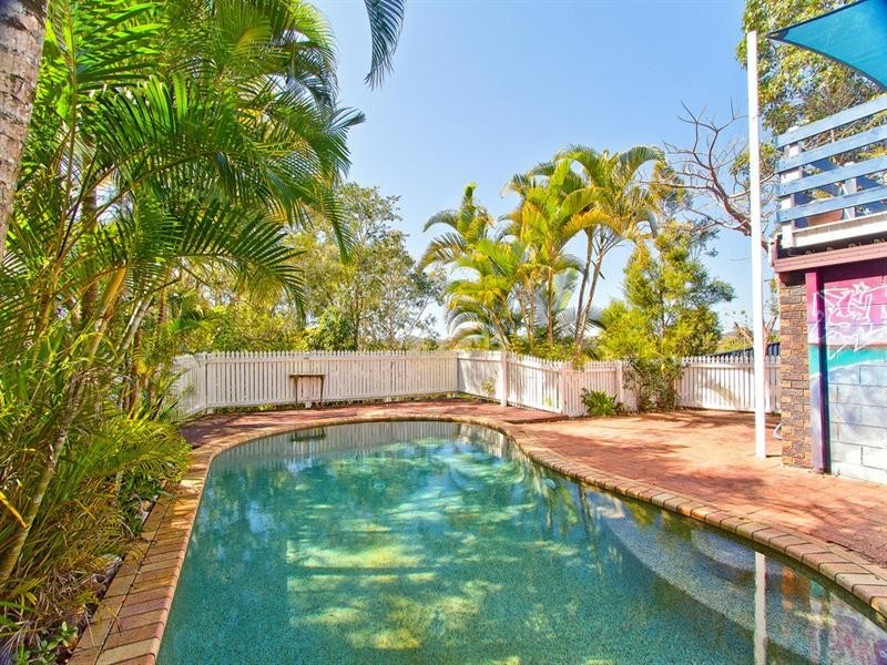7 Pinecone Court, Elanora QLD 4221