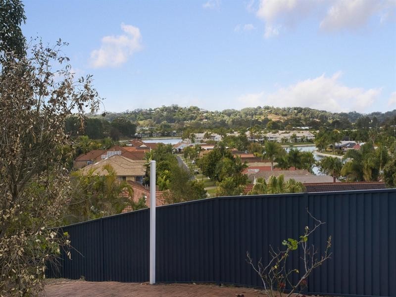 7 Pinecone Court, Elanora QLD 4221