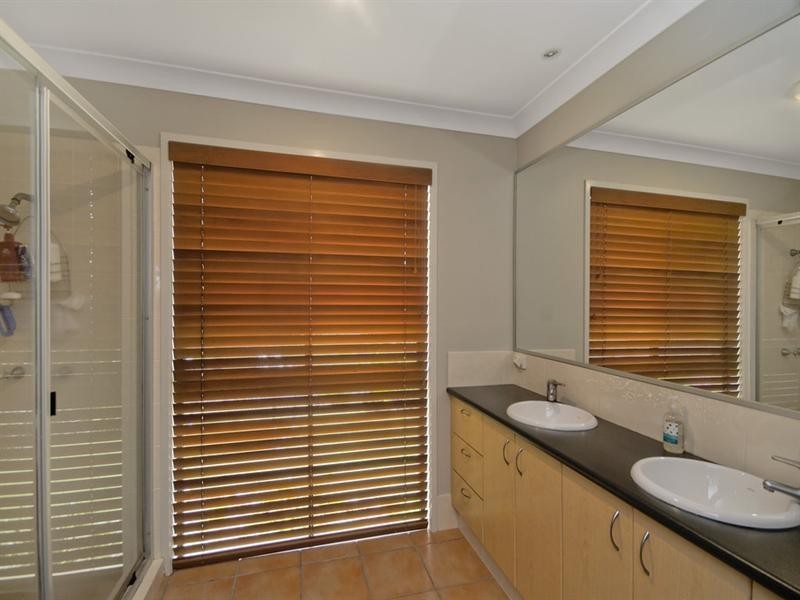 7 Wyara Close, Elanora QLD 4221