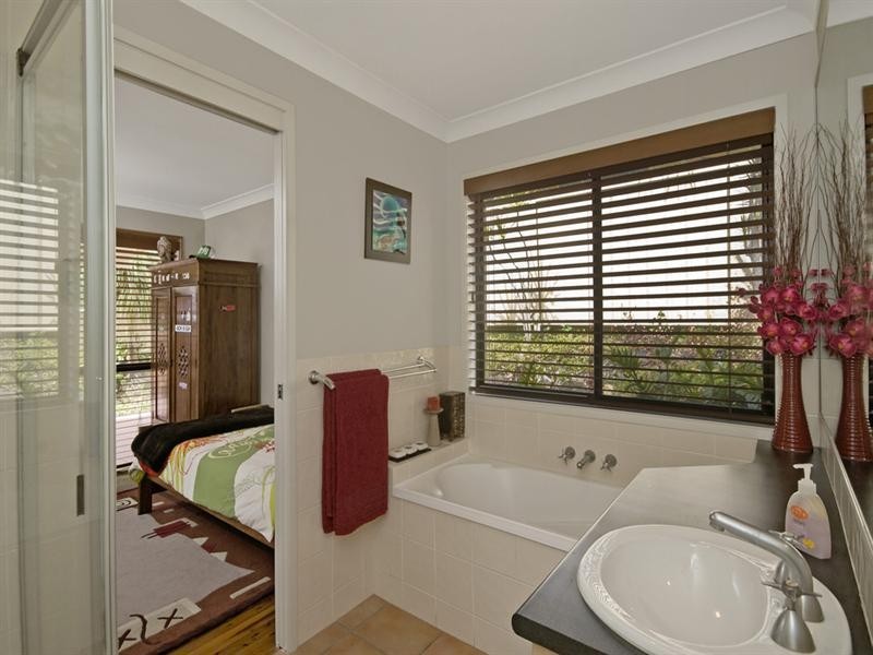 7 Wyara Close, Elanora QLD 4221