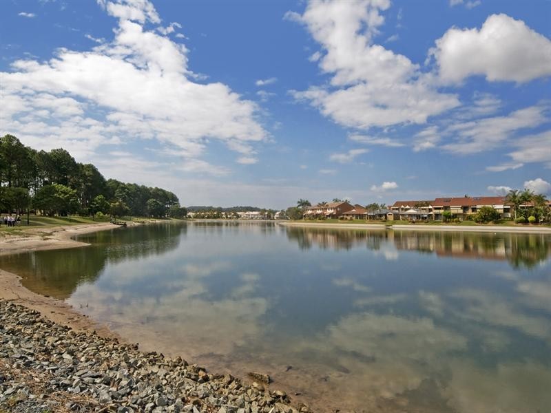 127 Murtha Drive, Elanora QLD 4221