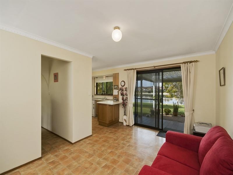 127 Murtha Drive, Elanora QLD 4221