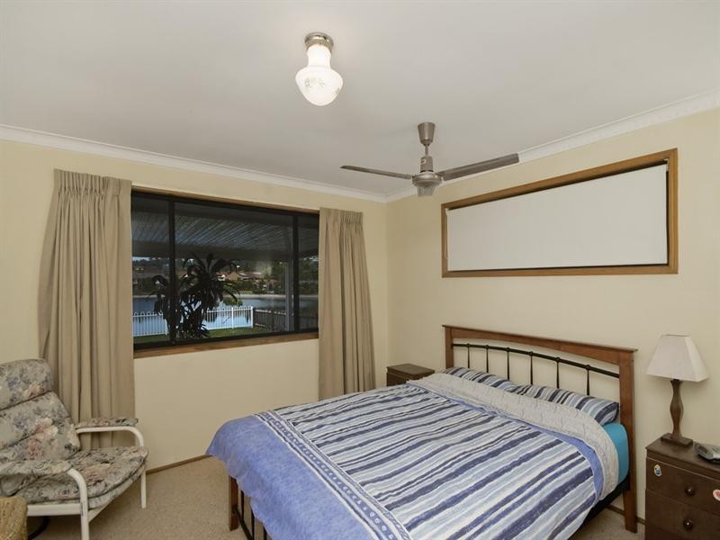 127 Murtha Drive, Elanora QLD 4221