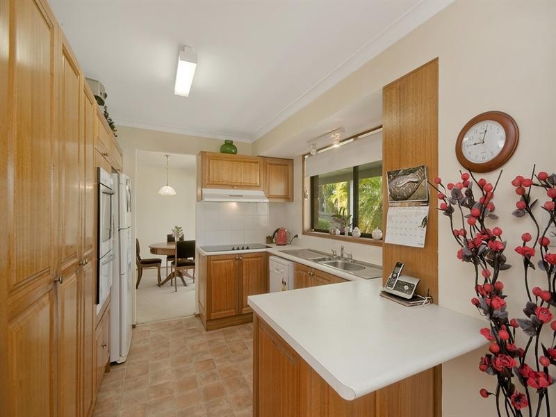 127 Murtha Drive, Elanora QLD 4221