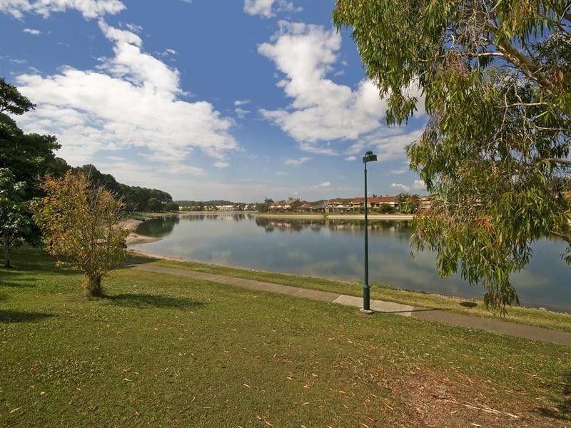 127 Murtha Drive, Elanora QLD 4221