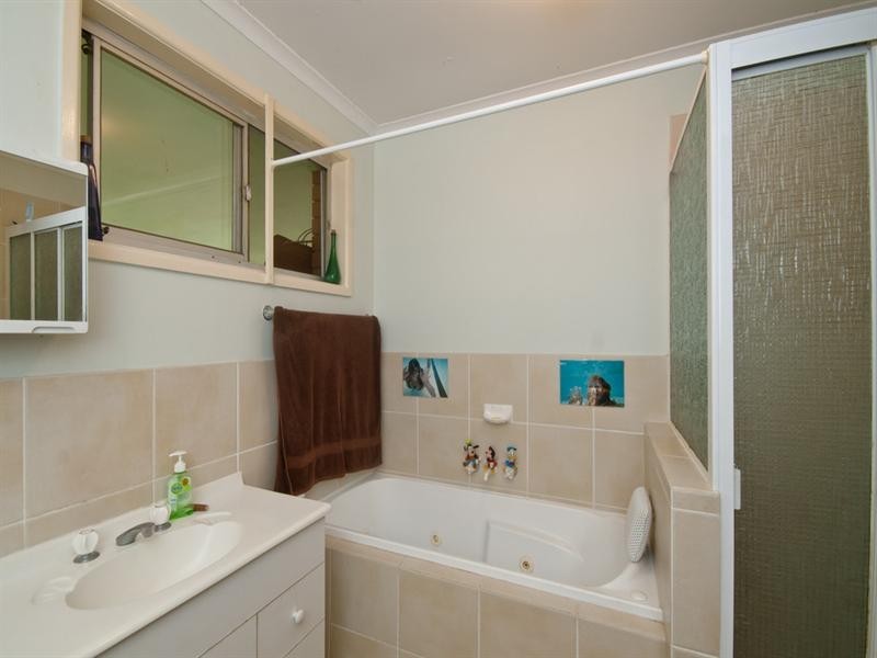 77 Leyte Avenue, Palm Beach QLD 4221