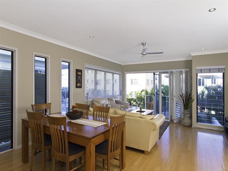 1/195 Golden Four Drive, Bilinga QLD 4225