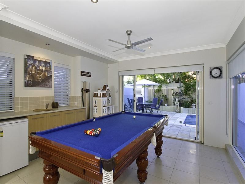 1/195 Golden Four Drive, Bilinga QLD 4225