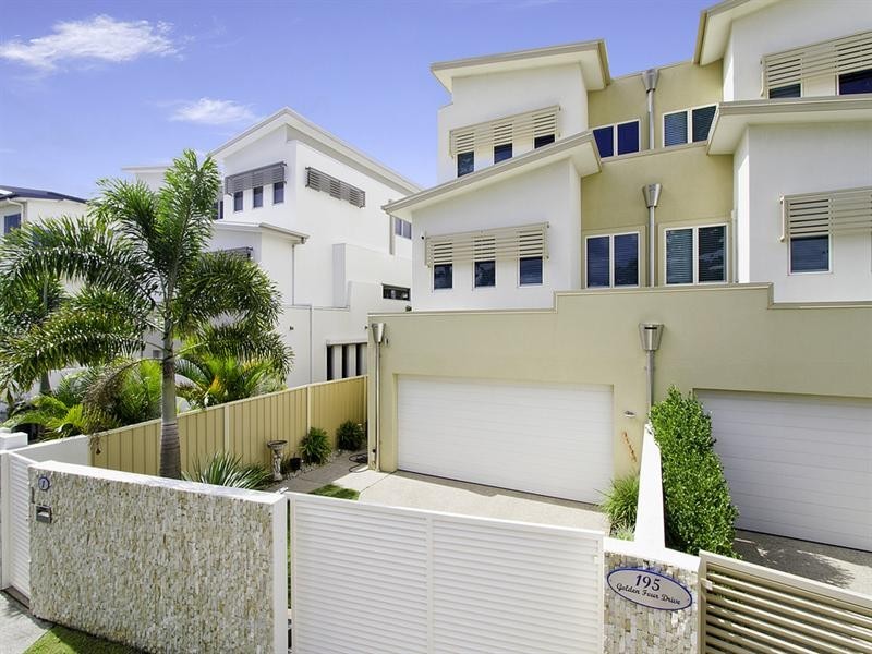 1/195 Golden Four Drive, Bilinga QLD 4225