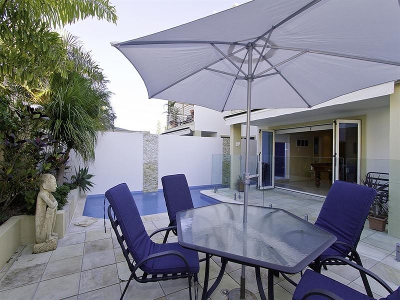 1/195 Golden Four Drive, Bilinga QLD 4225