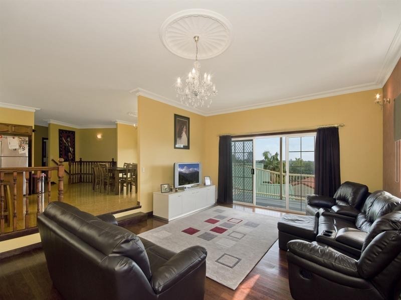 17 Sellin Place, Currumbin Waters QLD 4223