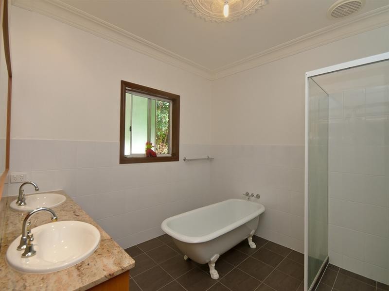 17 Sellin Place, Currumbin Waters QLD 4223