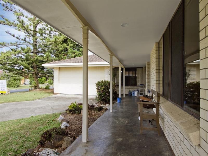 12 Denawen Street, Palm Beach QLD 4221