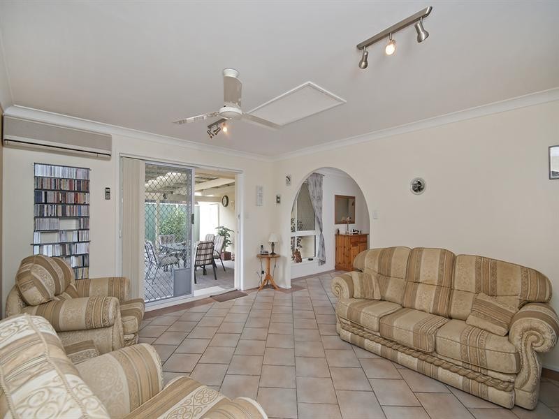 19 Pinon Close, Elanora QLD 4221