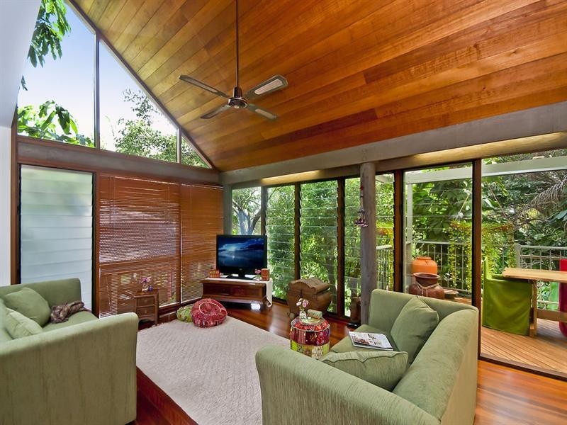 34 Woodgee Street, Currumbin QLD 4223