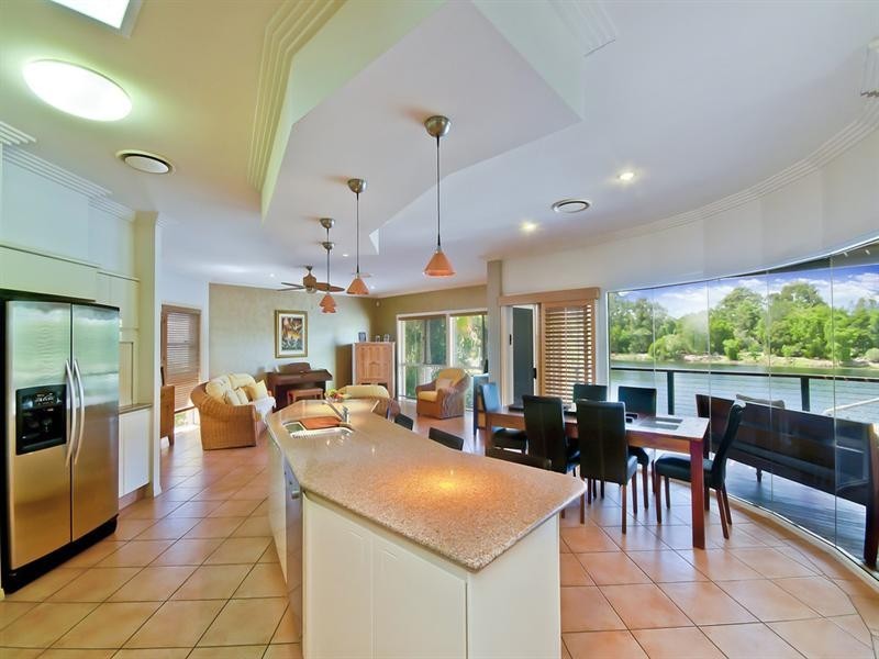 20 Martingale Circuit, Clear Island Waters QLD 4226