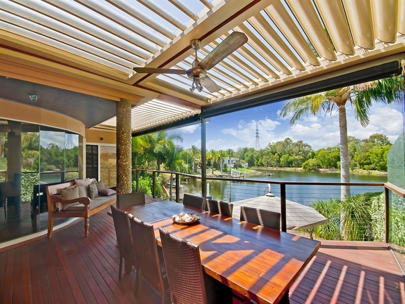 20 Martingale Circuit, Clear Island Waters QLD 4226